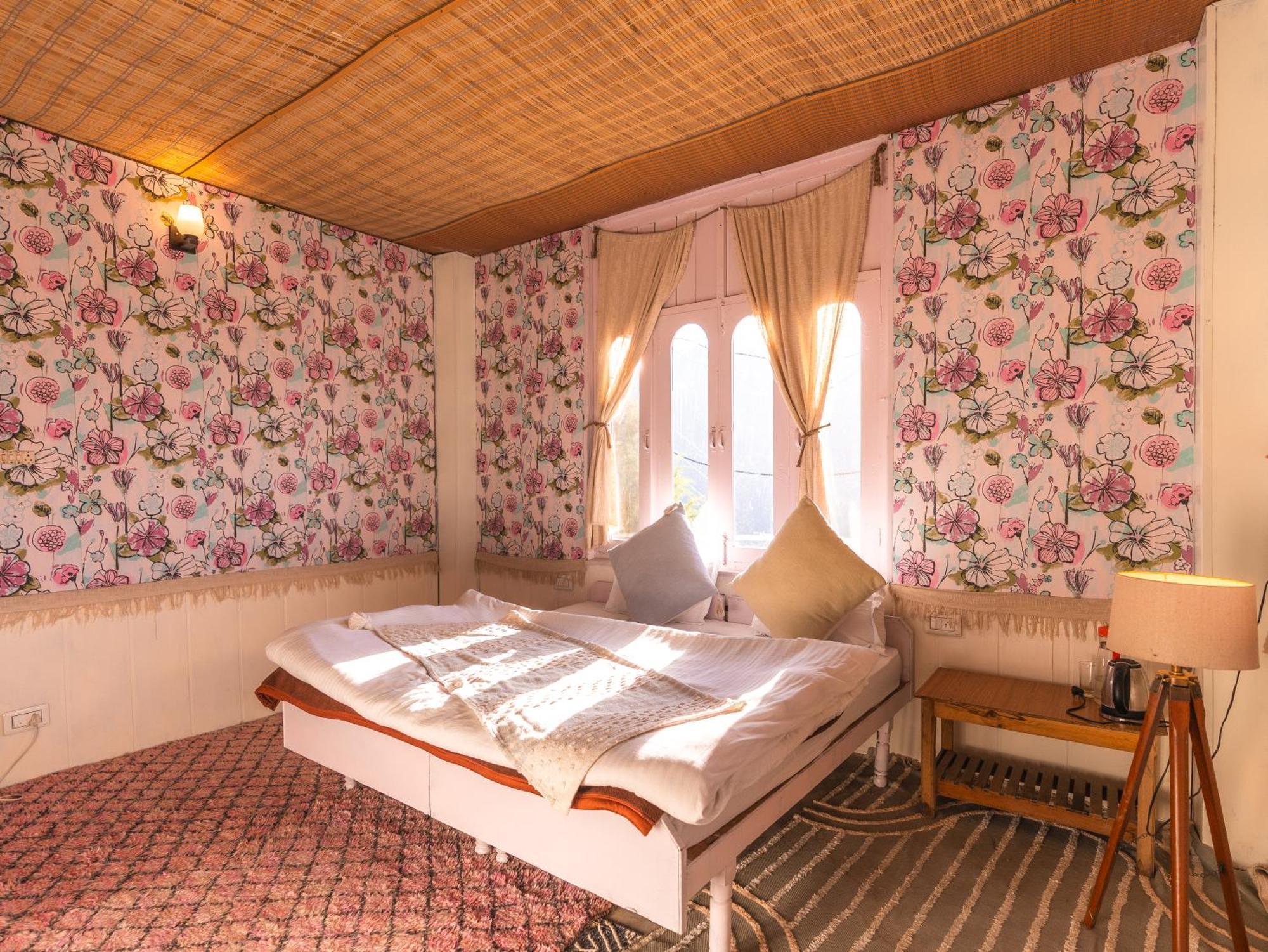 Firgun Chapter Shoja Hostel Kültér fotó